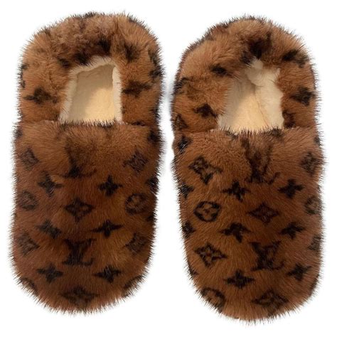 louis vuitton slippers fur price